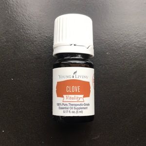 YOUNG LIVING Clove essential oil